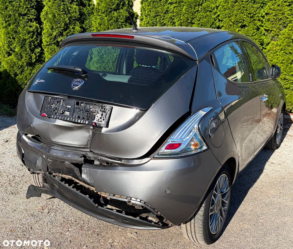 Lancia Ypsilon 1.2 8V Gold - 25