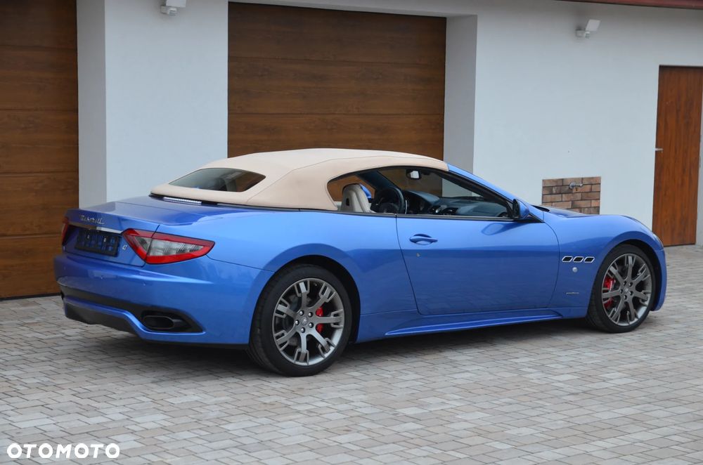 Maserati GranCabrio Sport - 13