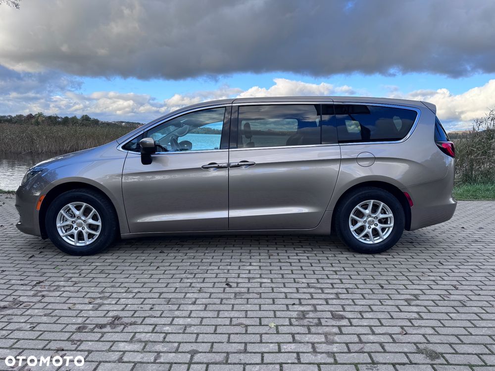 Chrysler Pacifica - 4