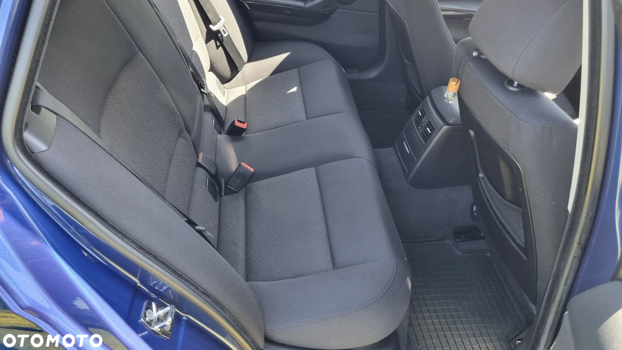 BMW Seria 3 325i - 22