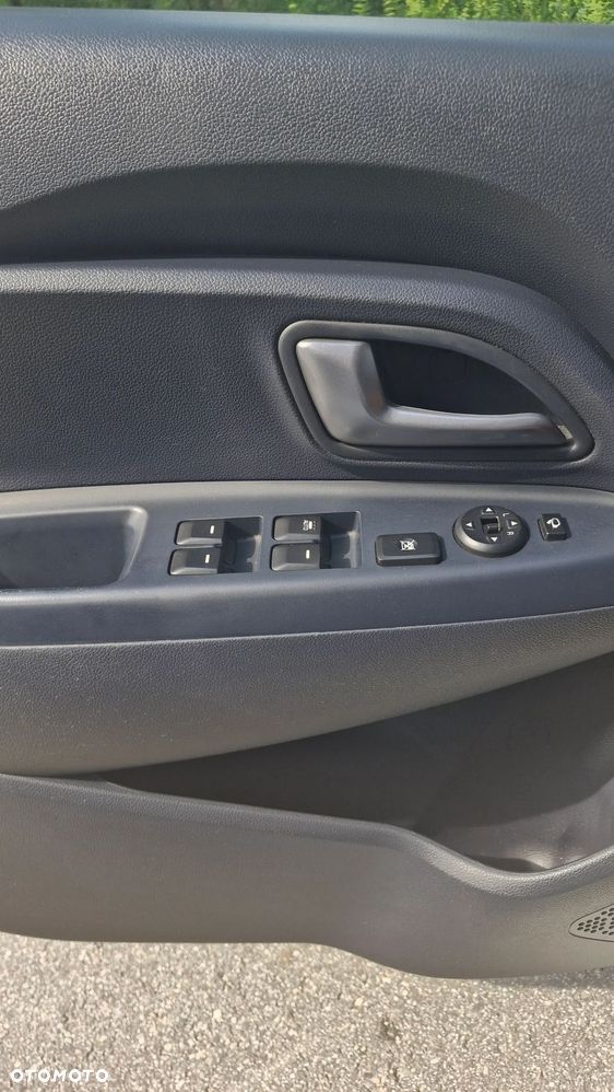 Kia Rio 1.2 Business Line Plus - 12