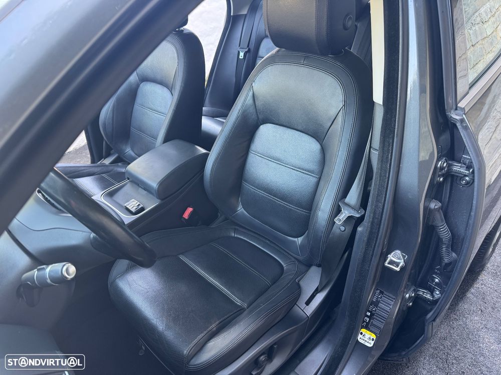 Jaguar E-Pace 2.0 i4D S - 14