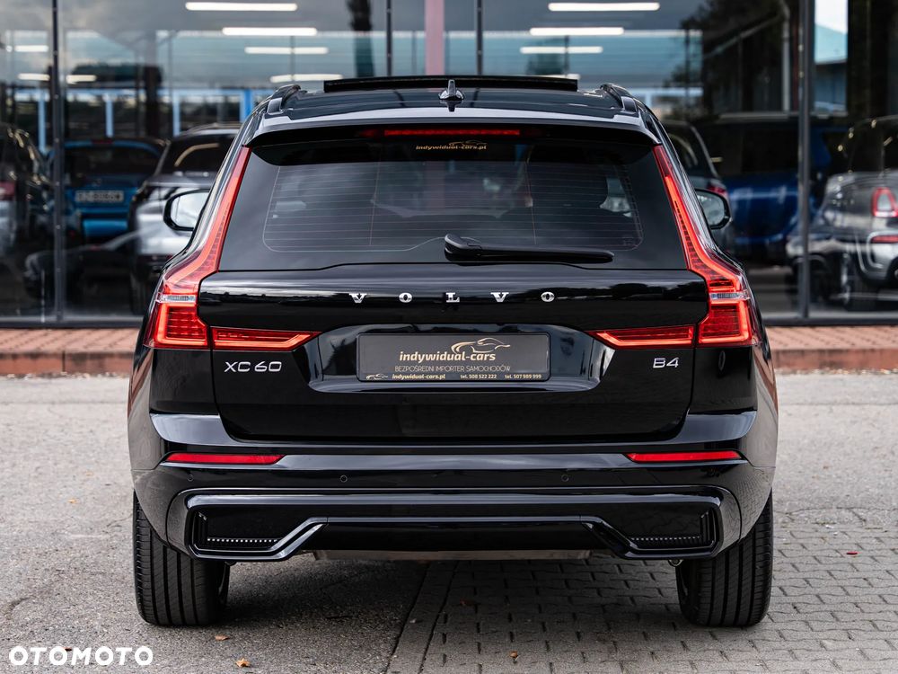 Volvo XC 60 B4 B Plus Dark - 18