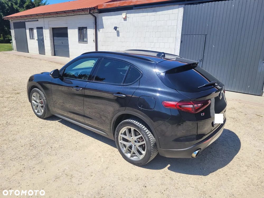 Alfa Romeo Stelvio 2.0 Turbo 16V AT8-Q4 Veloce Ti - 4