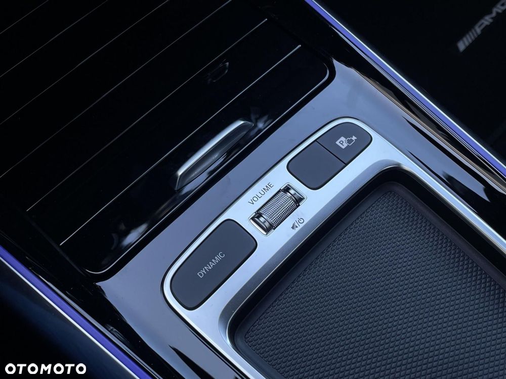 Mercedes-Benz GLA - 23