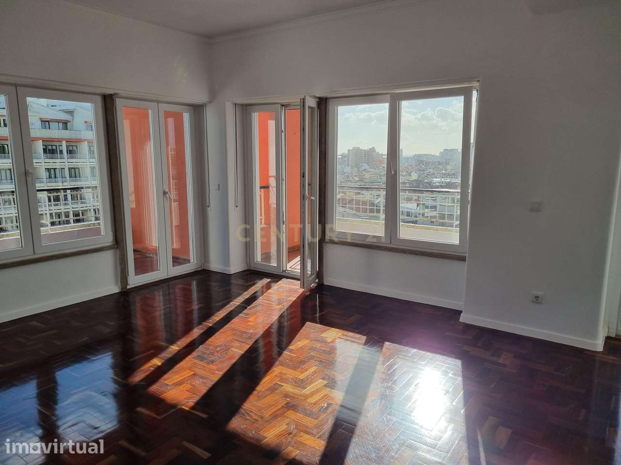 T2 com Vista Deslumbrante sobre Lisboa – Avenida dos Estados Unidos da - Grande imagem: 4/19