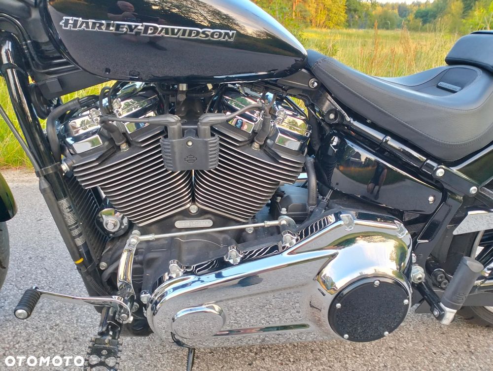 Harley-Davidson Softail Breakout - 14