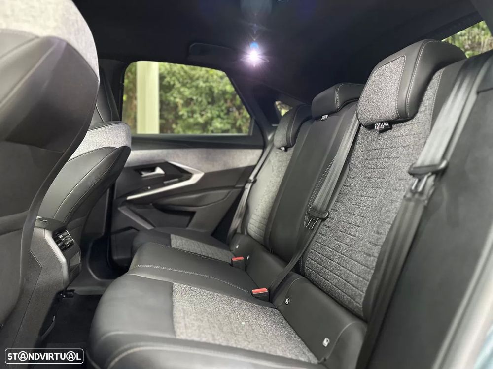 Peugeot 3008 1.2 Hybrid Allure e-DCS6 - 12