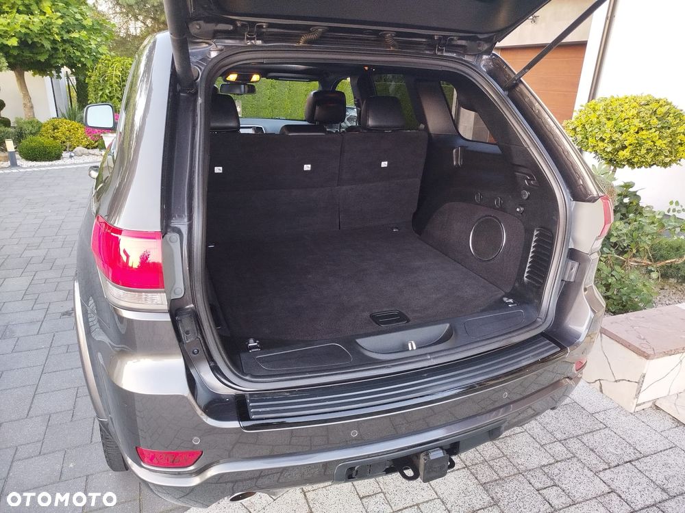 Jeep Grand Cherokee - 22