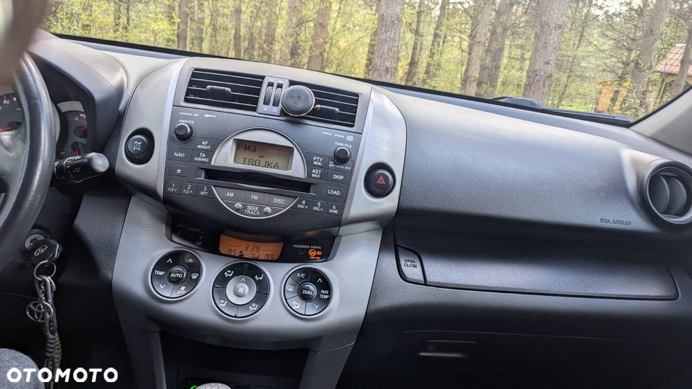 Toyota RAV4 - 9