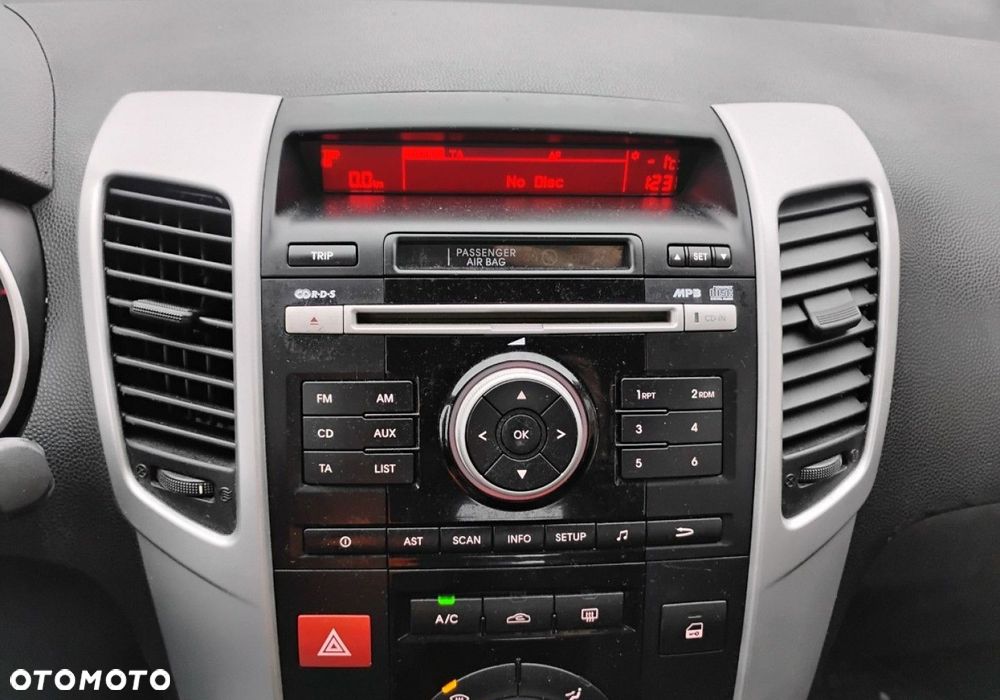 Kia Venga - 15