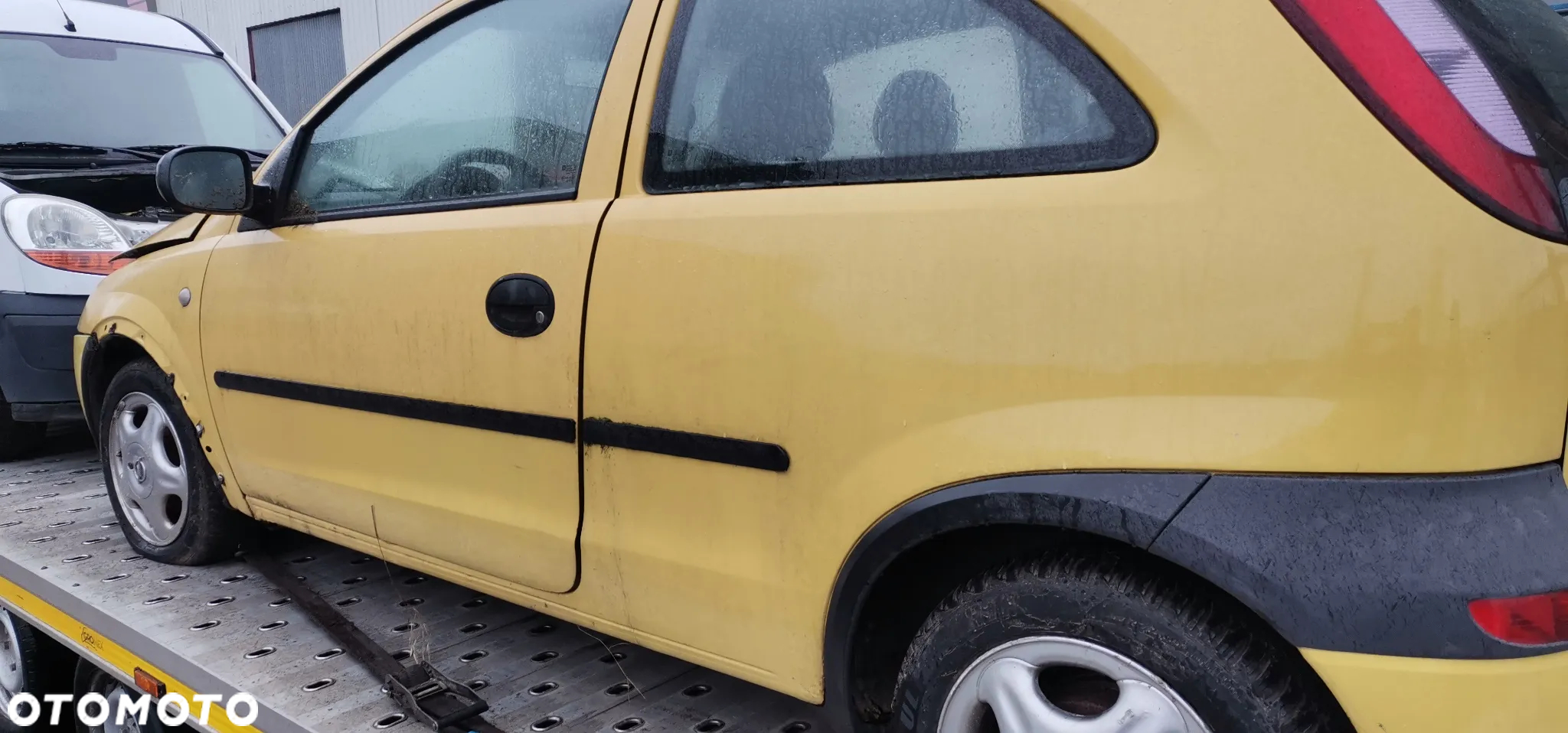 DRZWI LEWE PRAWE CORSA C Y40a - 2