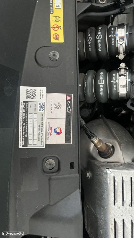 Peugeot 2008 1.2 PureTech GT Line EAT8 - 32