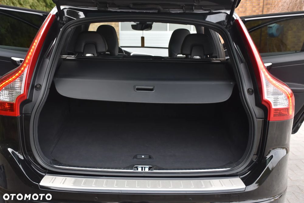 Volvo XC 60 D3 Drive-E R-Design Momentum - 15