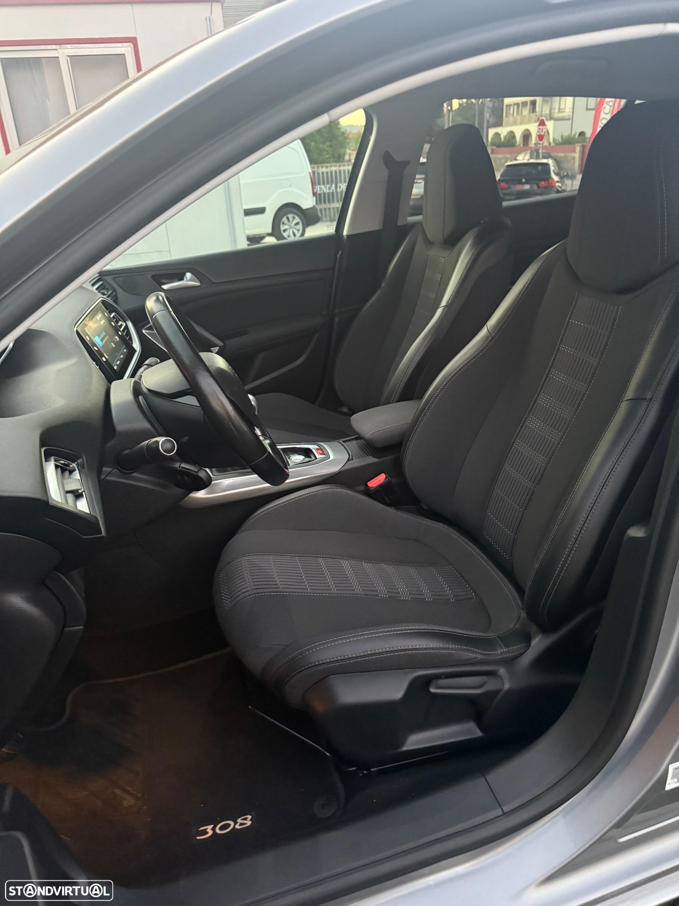 Peugeot 308 1.2 PureTech Allure - 12
