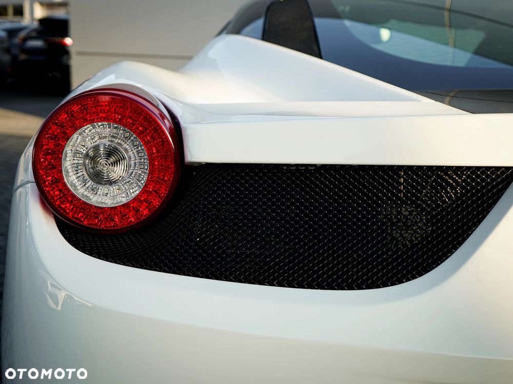 Ferrari 458 Italia - 10