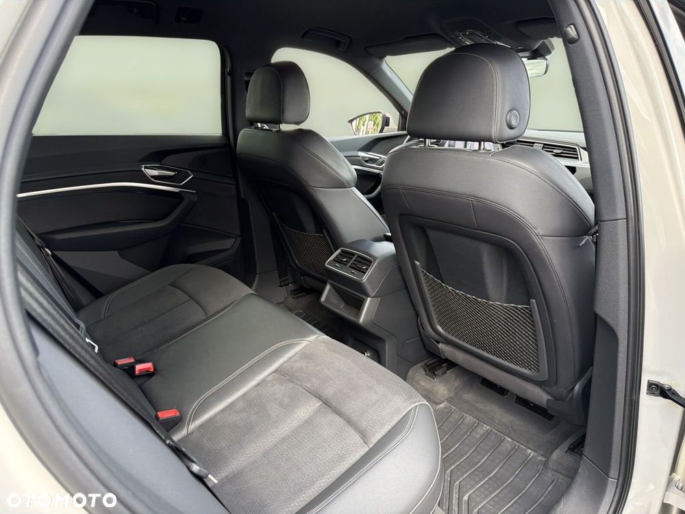 Audi e-tron - 17