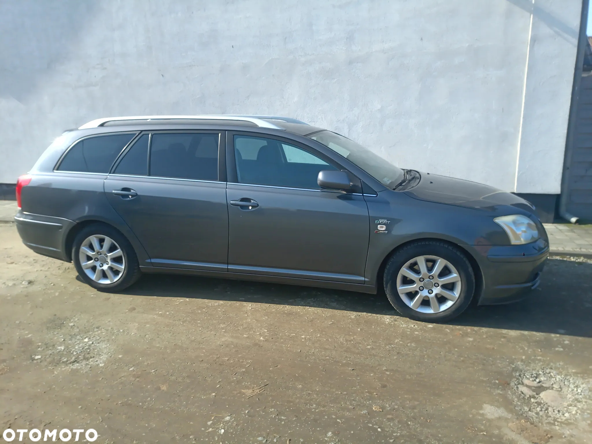Toyota Avensis - 2