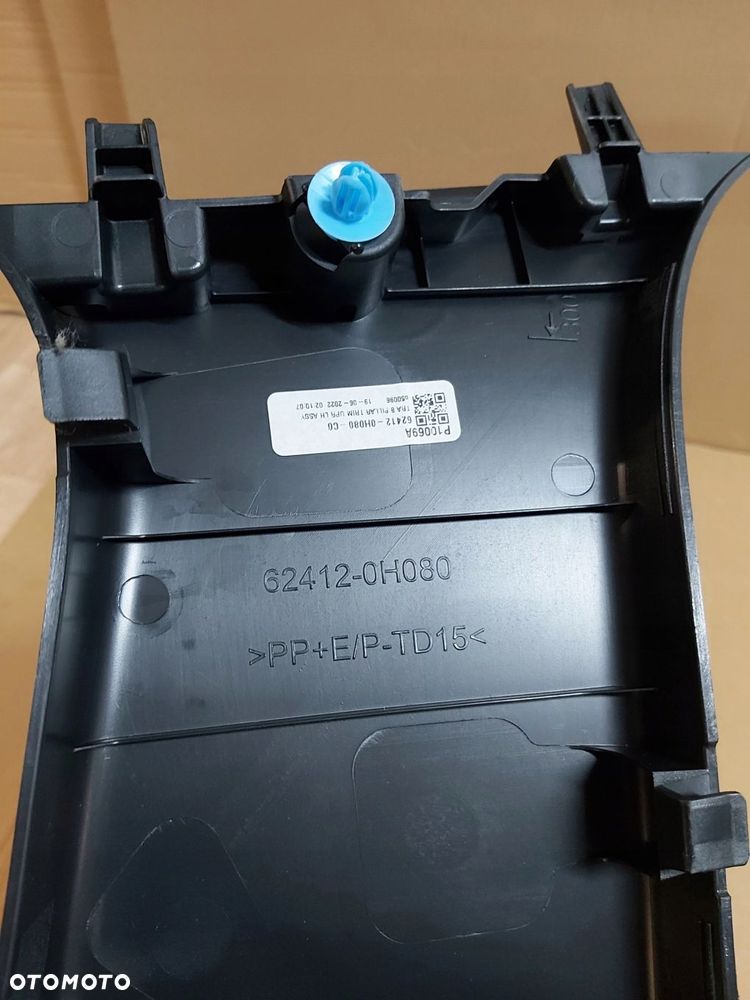 Toyota AYGO X CROSS osłona słupka B lewa poszycie lewe 62412-0H080 - 3