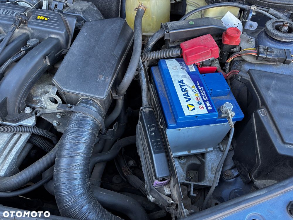 Renault Clio 1.4i RT 16V - 25