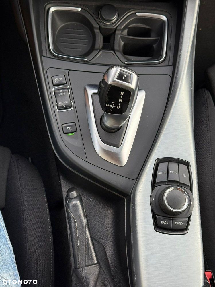 BMW Seria 1 118i Sport Line - 33