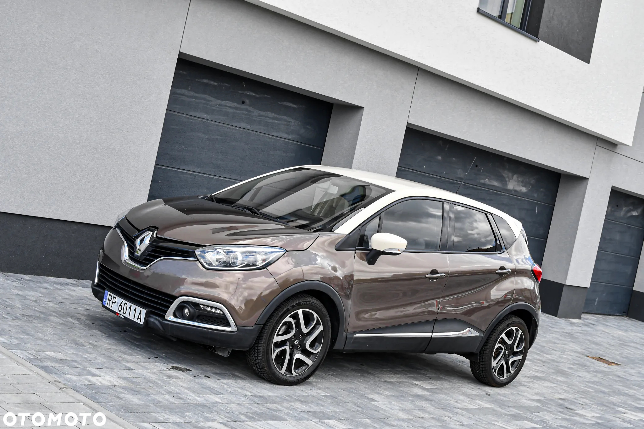 Renault Captur 1.2 TCe Intens EDC - 4