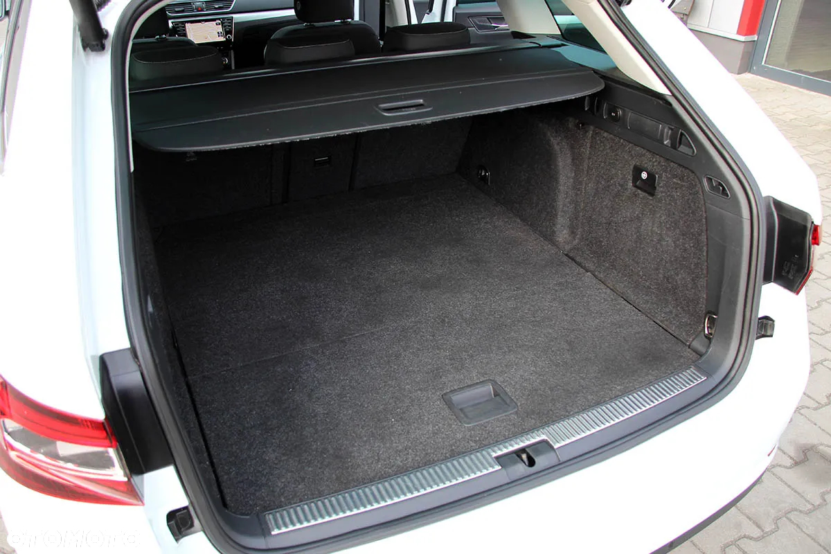 Skoda Superb Combi 2.0 TDI Style - 37