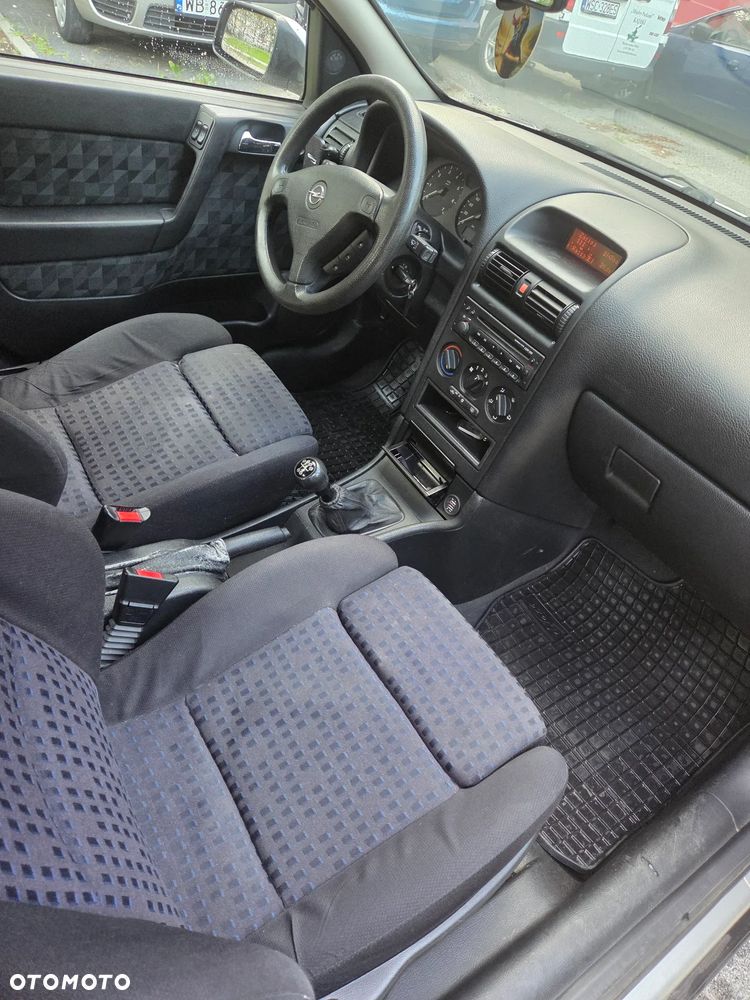 Opel Astra - 11