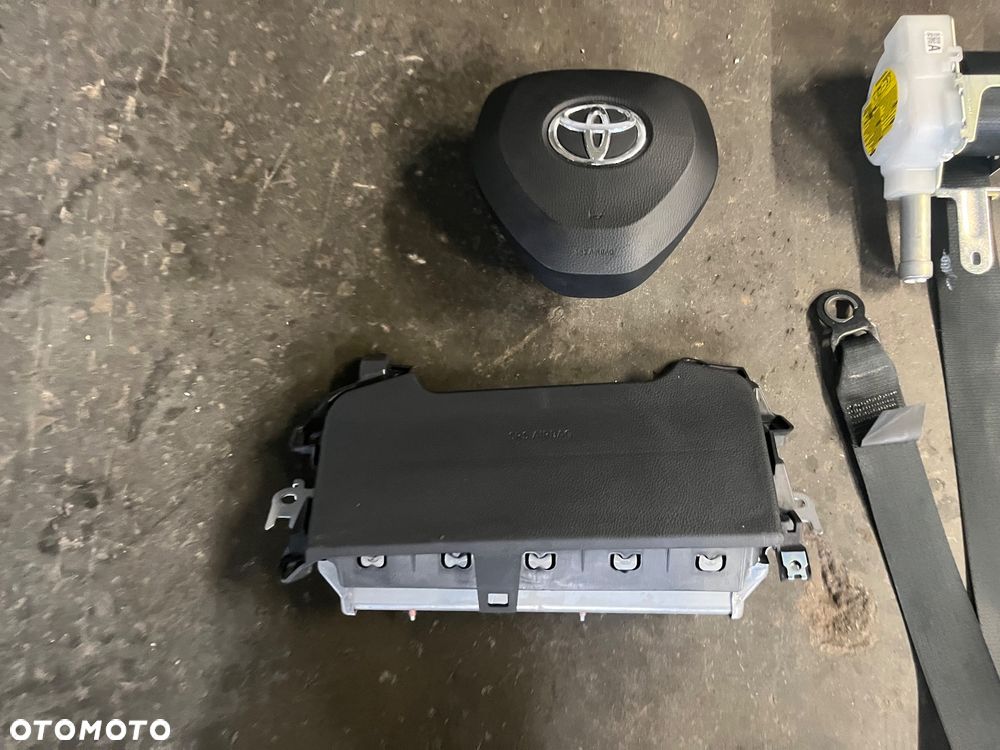 Konsola deska airbag oryginał Toyota Corolla E21 - 3