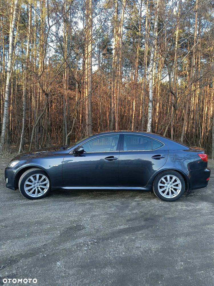 Lexus IS - 11