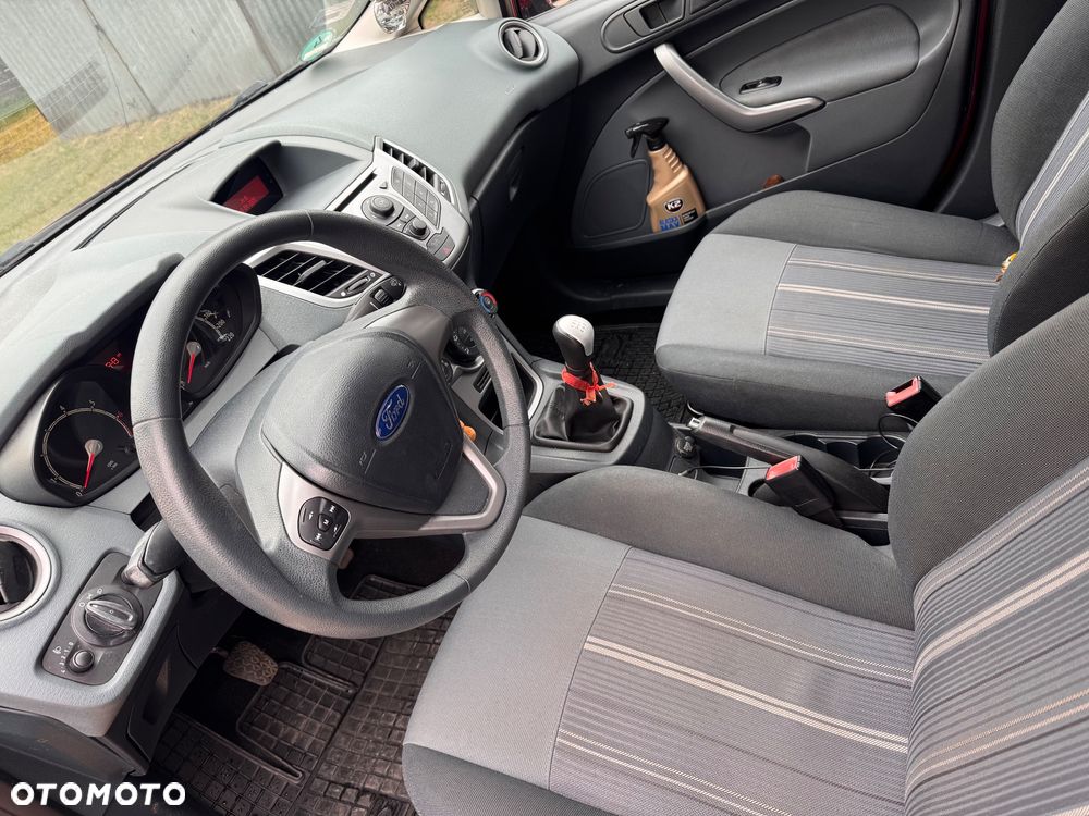 Ford Fiesta 1.25 Celebration - 8