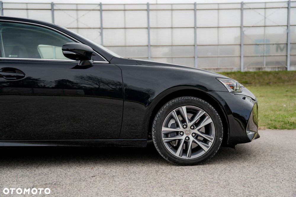 Lexus IS - 9