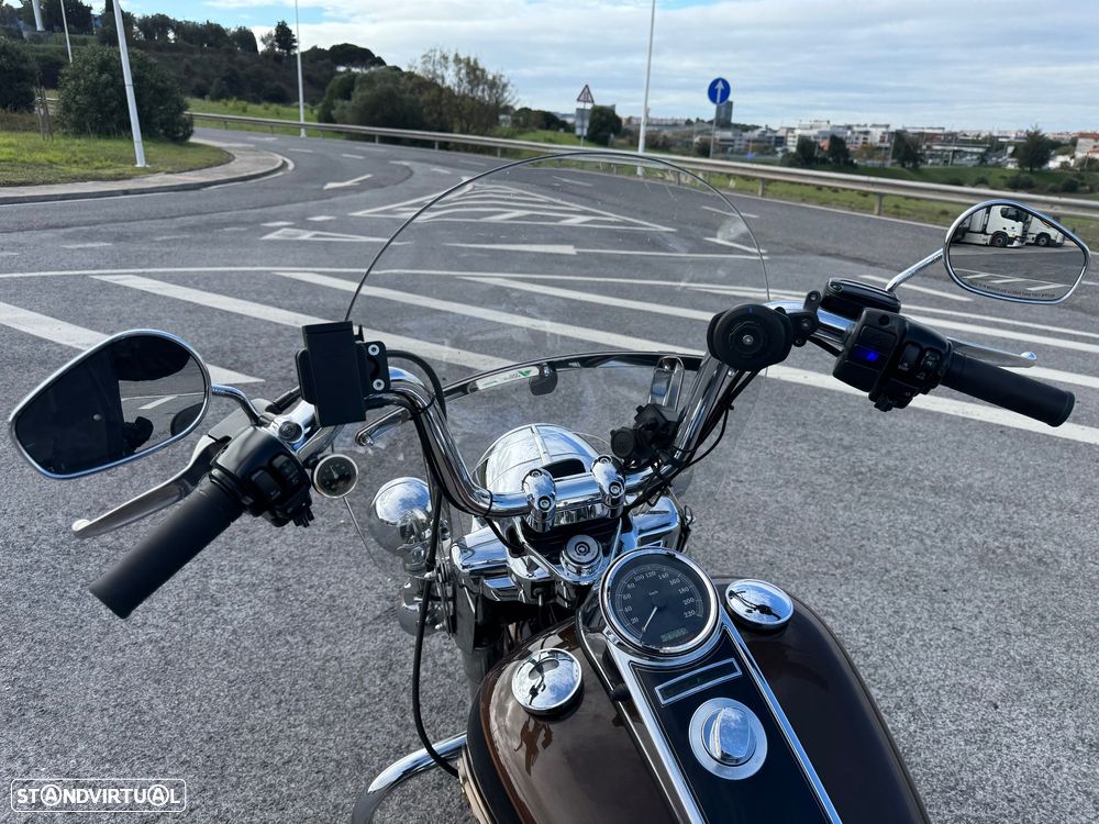Harley-Davidson FLHR Road King Aniversário - 4