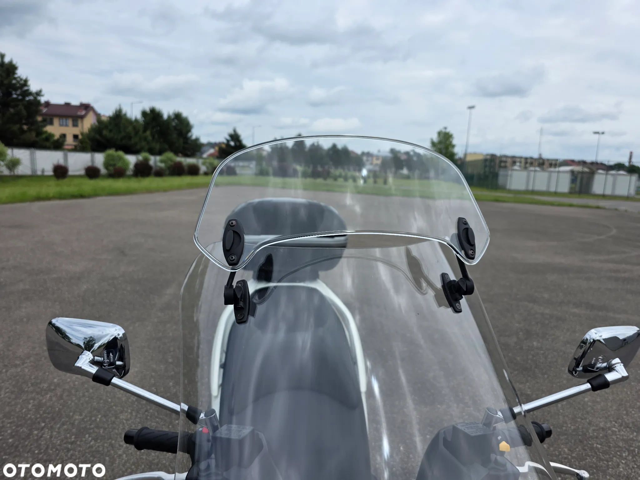 Suzuki Burgman - 11