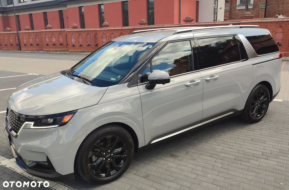 Kia Carnival - 4