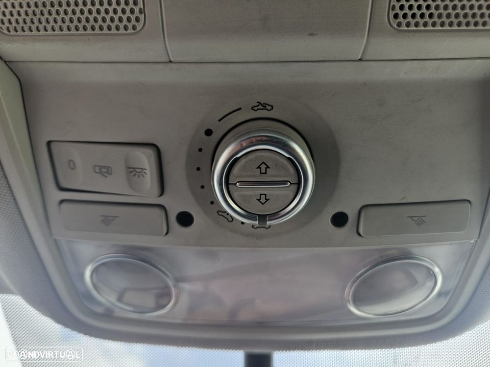 VW Touran 1.6 TDI Blue.Trendline 7L - 45