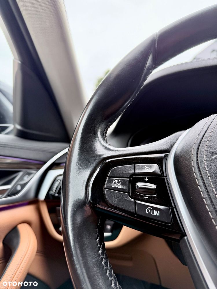 BMW Seria 5 525d Luxury Line - 16
