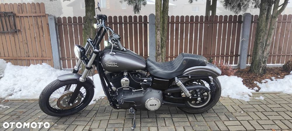 Harley-Davidson Dyna Street Bob - 2
