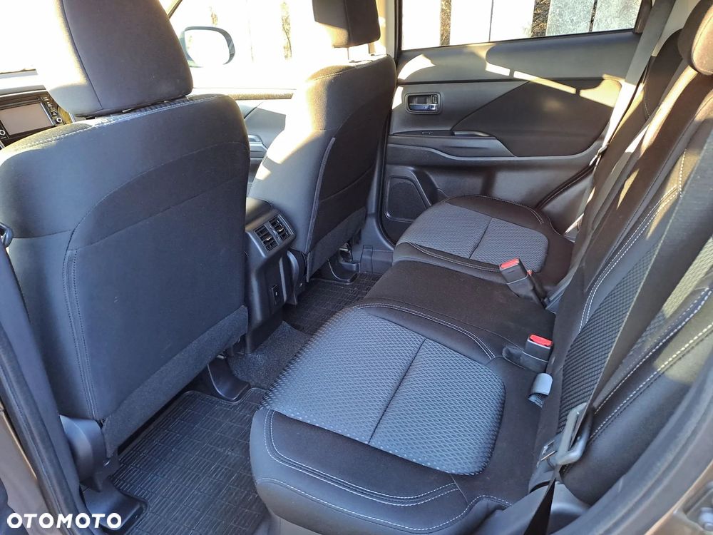 Mitsubishi Outlander 2.0 Intense + SDA 4WD CVT - 14