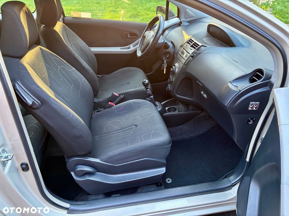 Toyota Yaris 1.33 Luna - 21