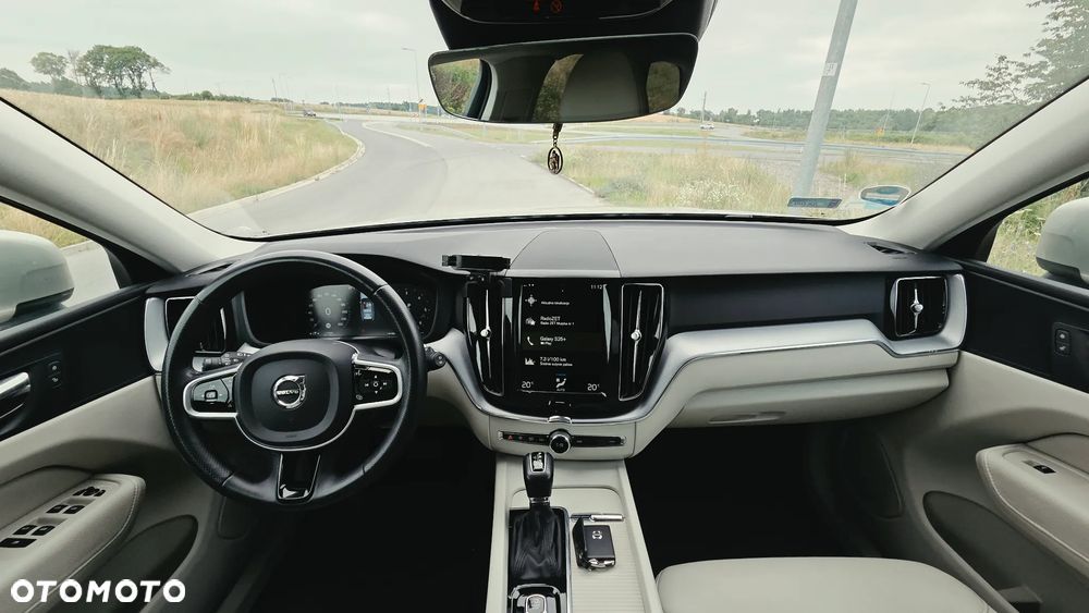 Volvo XC 60 D4 Momentum Pro - 13