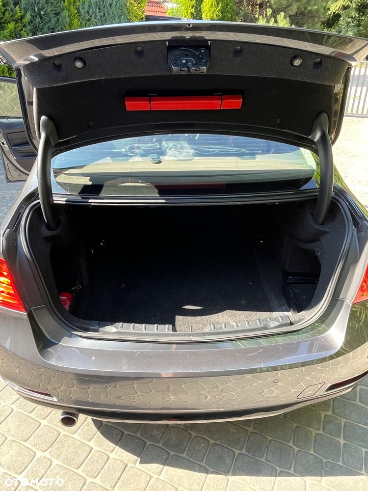 BMW Seria 3 318d - 12
