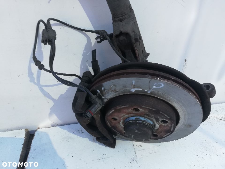 Zwrotnica Piasta Lewy Przód Mercedes A KLASA W169 1.5 - 1