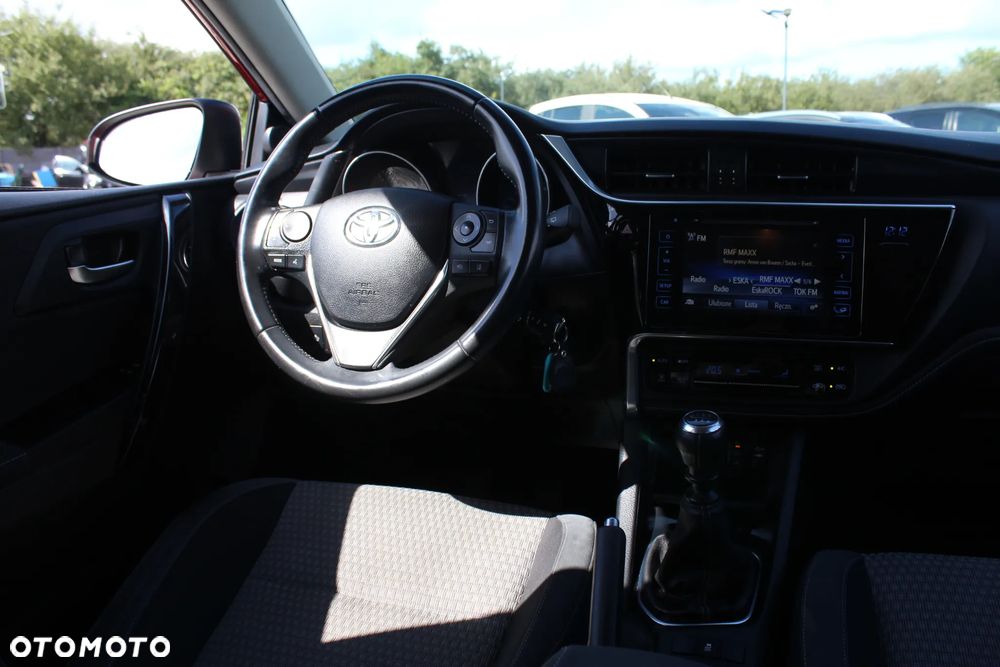 Toyota Auris 1.6 Premium Comfort - 33