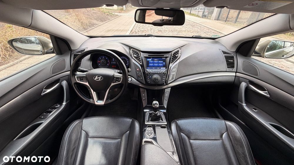 Hyundai i40 i40cw 1.7 CRDi Fifa World Cup Edition - 12