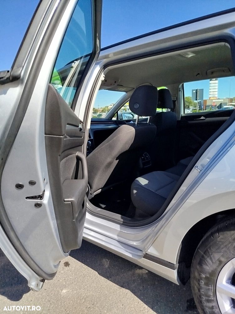 Volkswagen Passat - 11