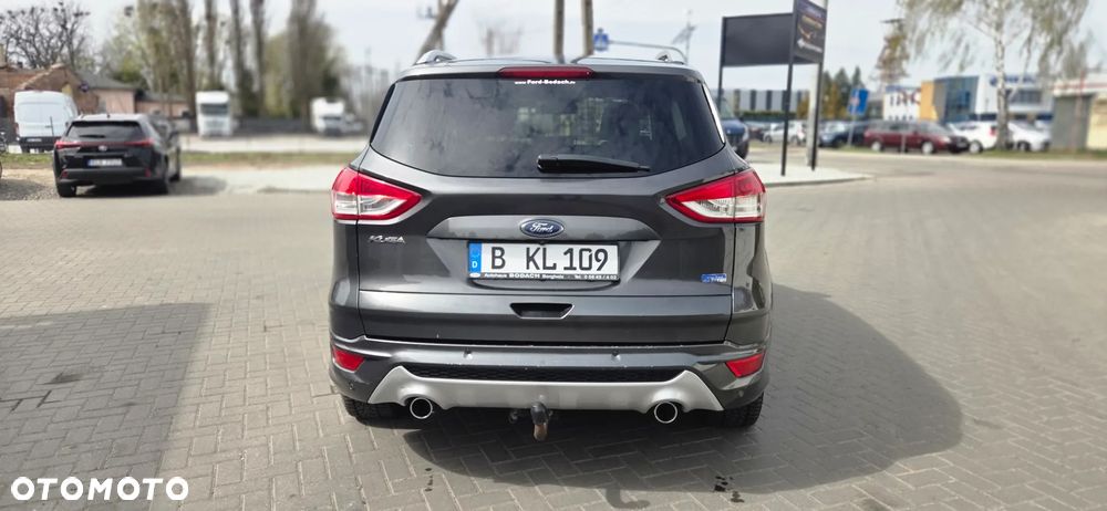 Ford Kuga 2.0 TDCi 2x4 Titanium - 12
