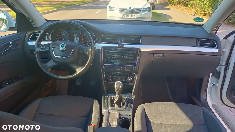 Skoda Superb Combi 2.0 TDI Comfort - 23