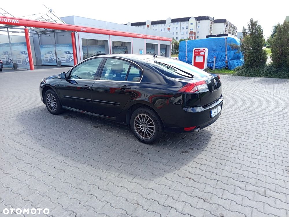 Renault Laguna 2011 photo 2