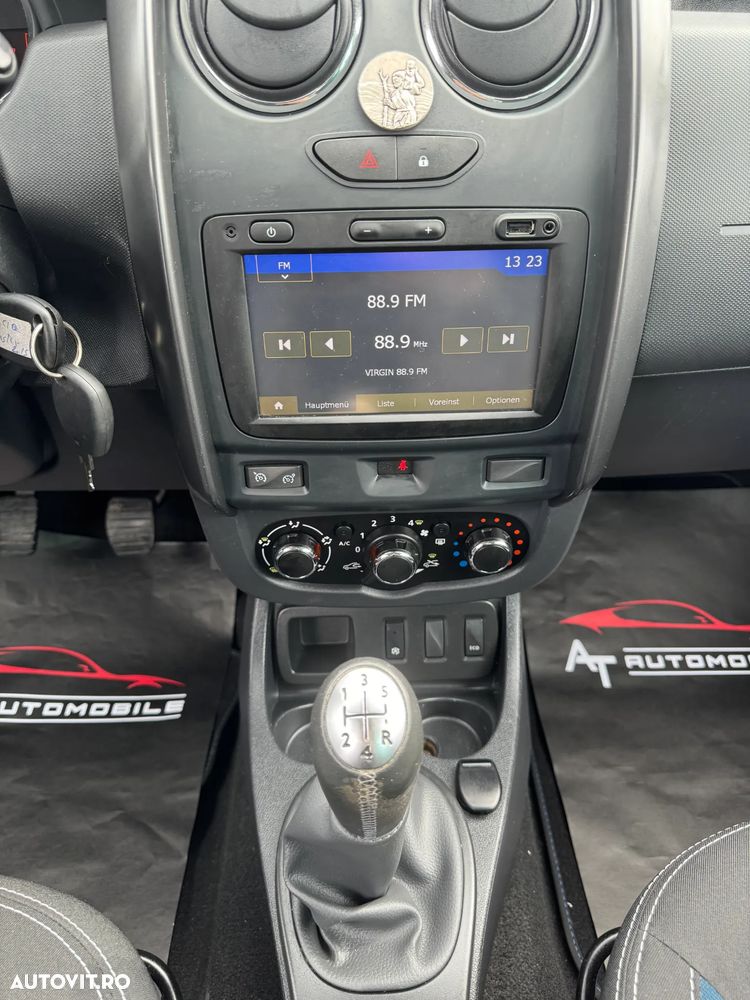 Dacia Duster SCe 115 4x2 Celebration - 11